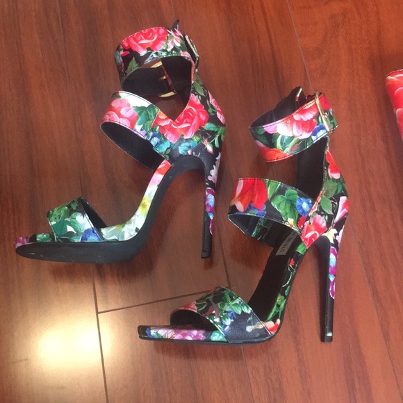 ❌Given away❌ NWOT Steve Madden heels and bag - Picture 2 of 8